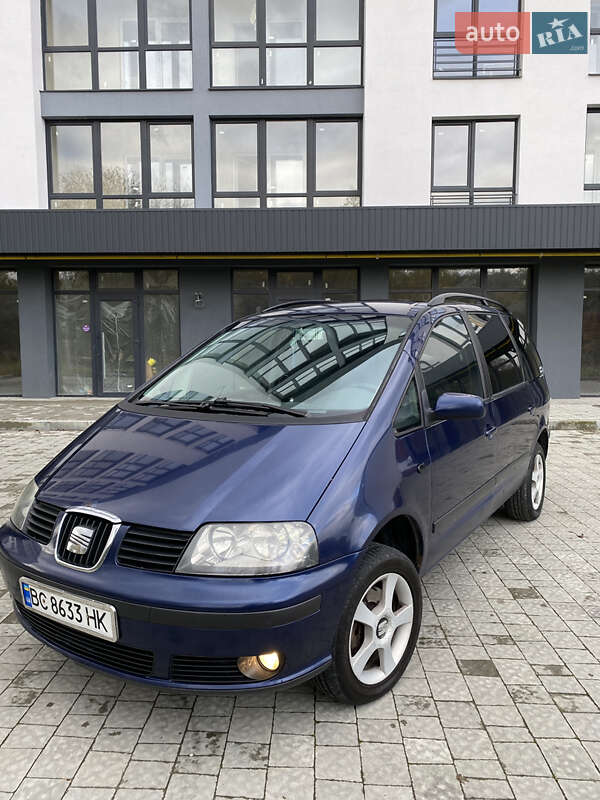 Минивэн SEAT Alhambra 2005 в Новояворовске