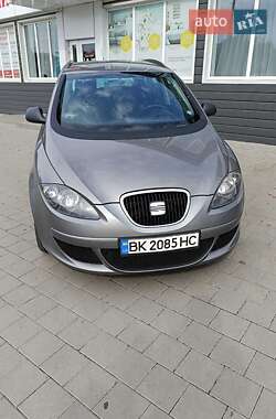 Минивэн SEAT Altea XL 2008 в Сарнах