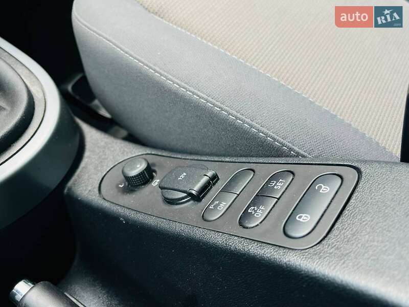 Минивэн SEAT Altea XL 2010 в Киеве