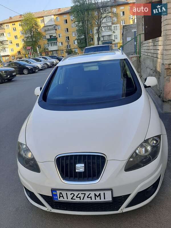Минивэн SEAT Altea XL 2010 в 