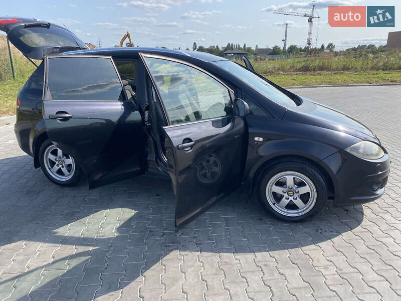 Минивэн SEAT Altea XL 2008 в Луцке фото 42 Минивэн SEAT Altea XL 2008 в Луцке