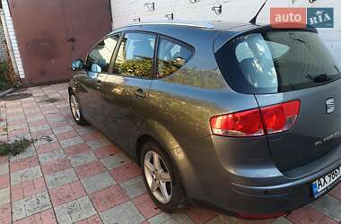 Минивэн SEAT Altea XL 2012 в 