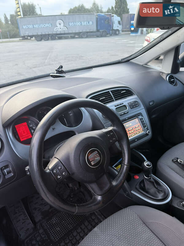 Минивэн SEAT Altea XL 2008 в Обухове