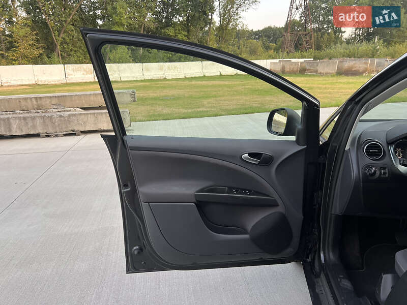 Минивэн SEAT Altea XL 2010 в Луцке