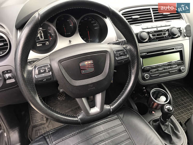 Минивэн SEAT Altea XL 2015 в Новомосковске