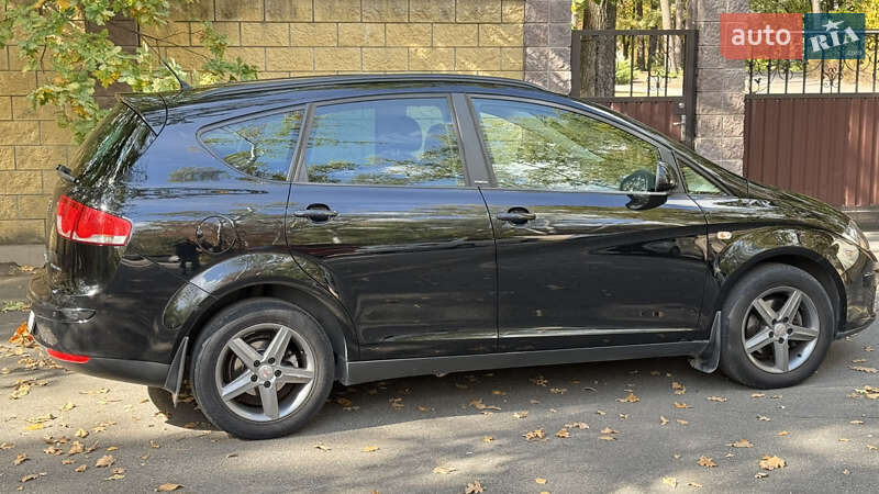 Минивэн SEAT Altea XL 2015 в Новомосковске