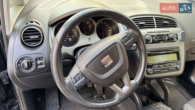 Минивэн SEAT Altea XL 2015 в Новомосковске