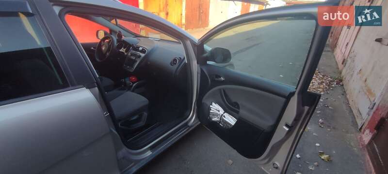 Минивэн SEAT Altea XL 2010 в Киеве