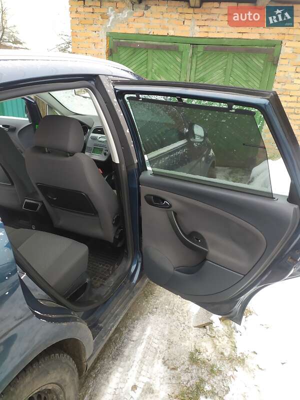 Минивэн SEAT Altea 2008 в Полонном