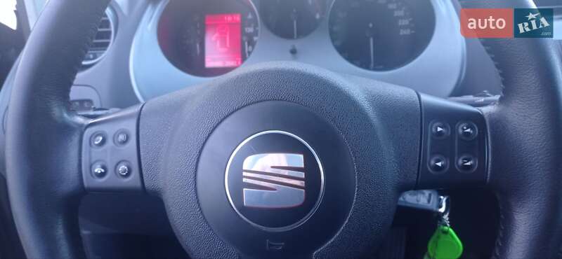 Минивэн SEAT Altea 2009 в Вишневом фото 22 Минивэн SEAT Altea 2009 в Вишневом