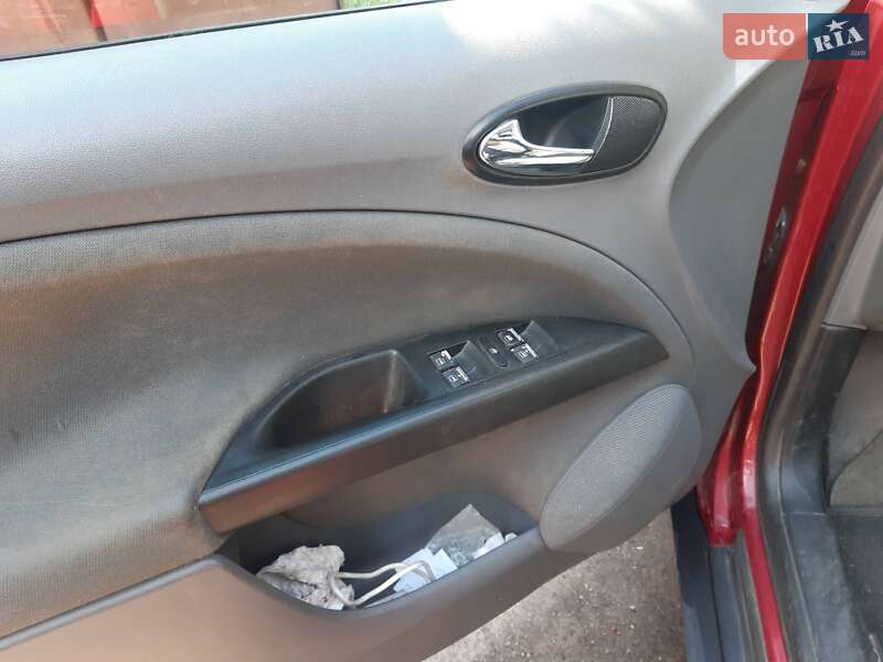 Хэтчбек SEAT Altea 2005 в Светловодске фото 10 Хэтчбек SEAT Altea 2005 в Светловодске