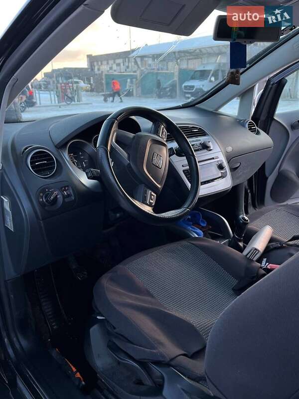 Минивэн SEAT Altea 2009 в Сарнах