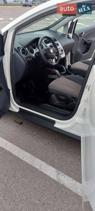 Минивэн SEAT Altea 2009 в Житомире