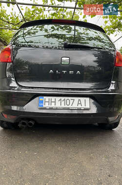 Минивэн SEAT Altea 2010 в 