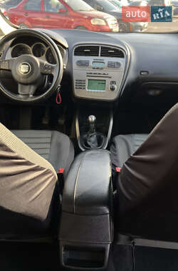 Минивэн SEAT Altea 2004 в 