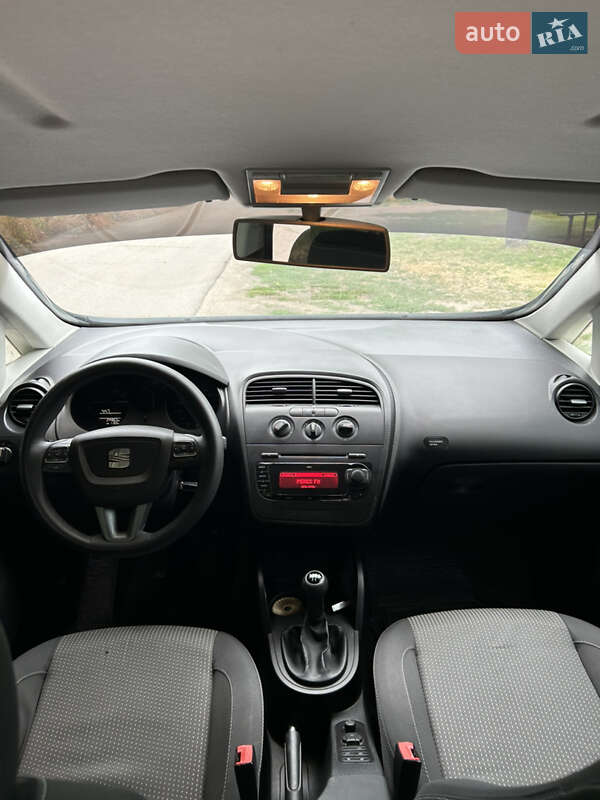 Минивэн SEAT Altea 2010 в Узине