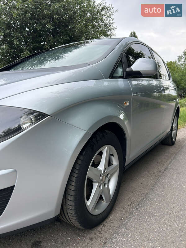 Минивэн SEAT Altea 2010 в Узине