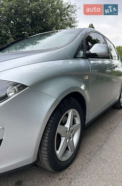 Минивэн SEAT Altea 2010 в 