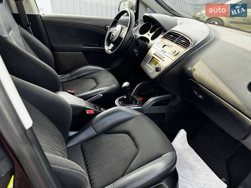 Минивэн SEAT Altea 2008 в Днепре