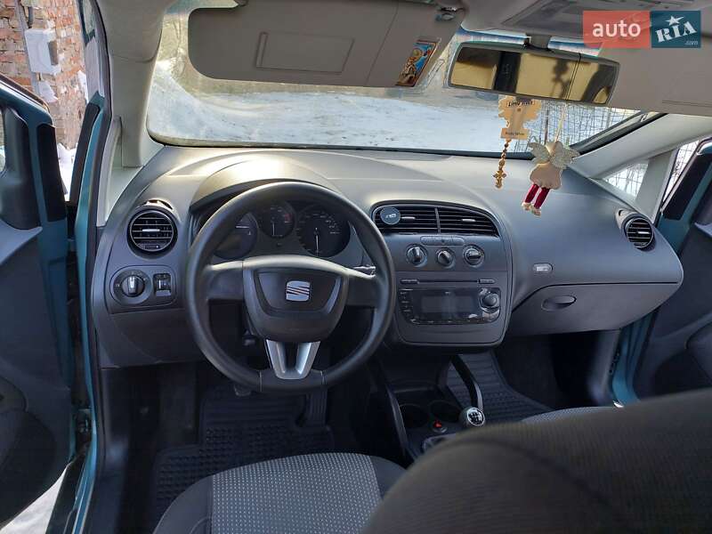 Минивэн SEAT Altea 2010 в Луцке