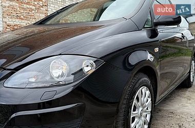 Минивэн SEAT Altea 2010 в Луцке