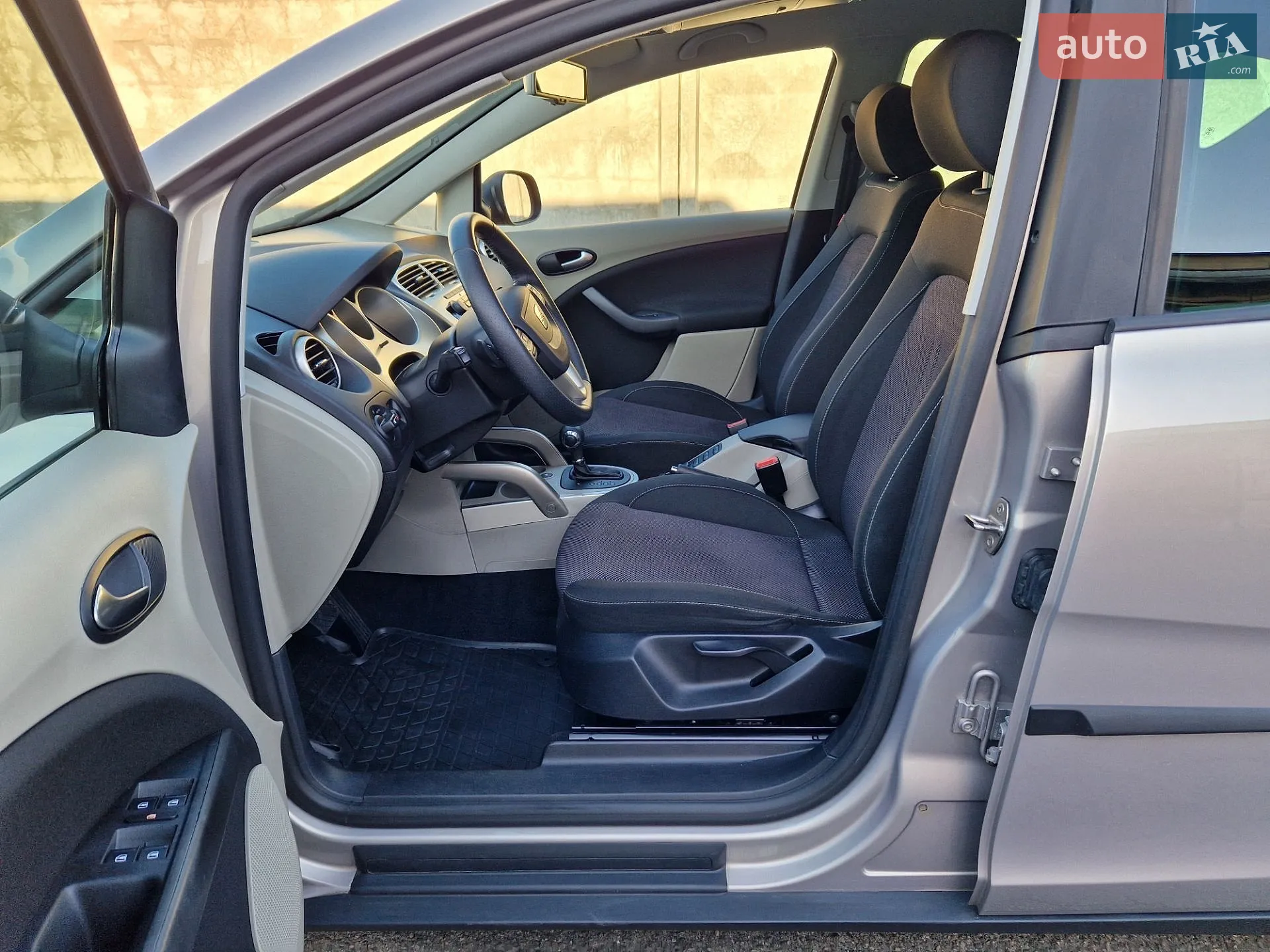 2010 SEAT Altea - мініатюра 32