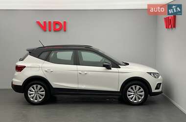 Хэтчбек SEAT Arona 2018 в 