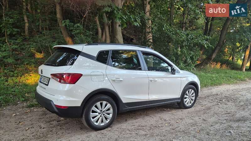 Внедорожник / Кроссовер SEAT Arona 2018 в Львове