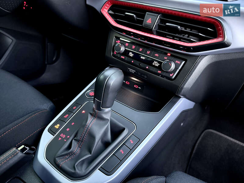 Позашляховик / Кросовер SEAT Arona 2022 в Києві