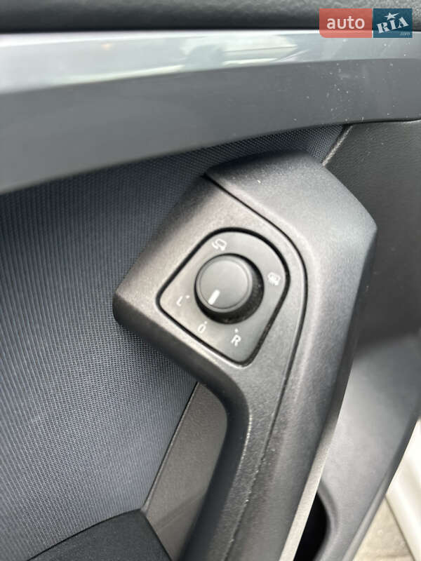 Внедорожник / Кроссовер SEAT Ateca 2019 в Староконстантинове