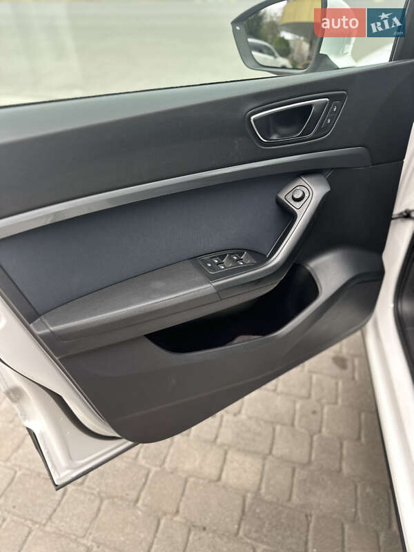 Внедорожник / Кроссовер SEAT Ateca 2019 в Староконстантинове