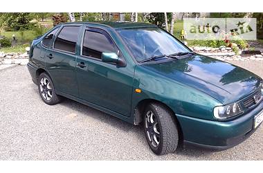 Седан SEAT Cordoba 1998 в Кременчуге