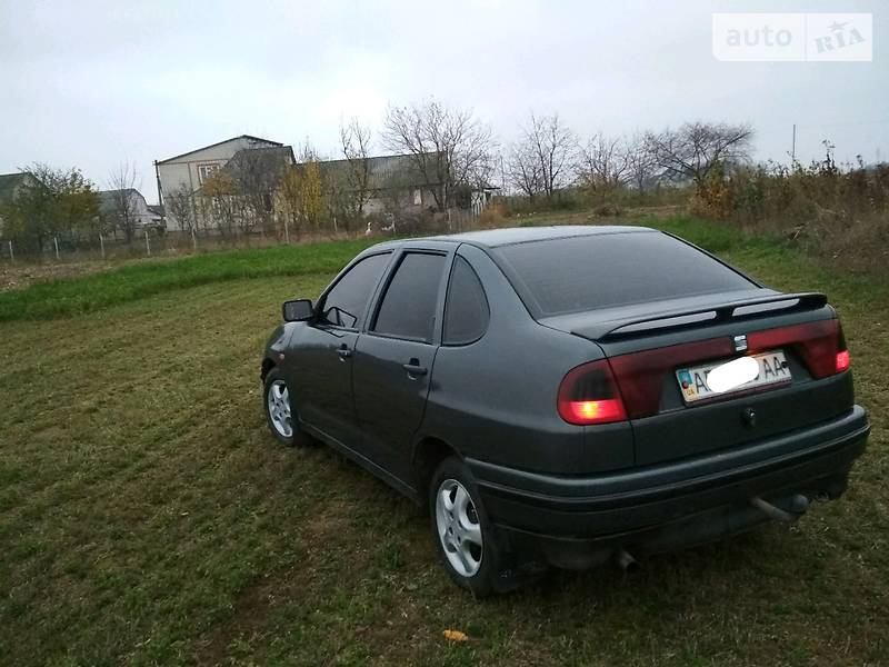 SEAT Cordoba 1994 года