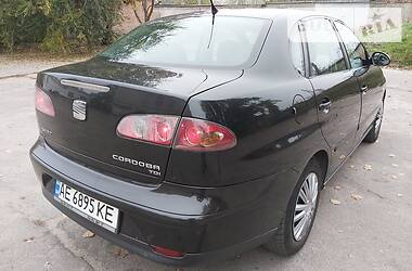 Седан SEAT Cordoba 2004 в Никополе