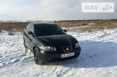 Седан SEAT Cordoba 2007 в Вишневом