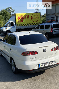 Седан SEAT Cordoba 2004 в 