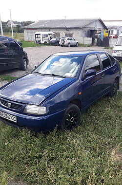Седан SEAT Cordoba 1997 в Новомосковську