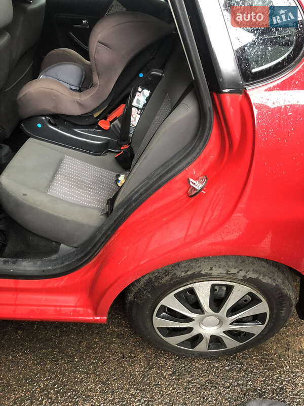 Седан SEAT Cordoba 2005 в Ужгороді