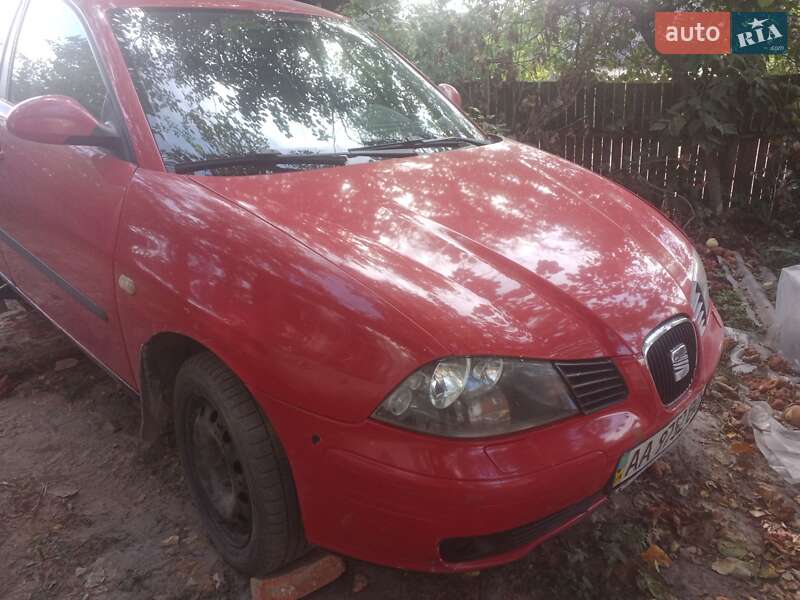 Седан SEAT Cordoba 2006 в Народичах