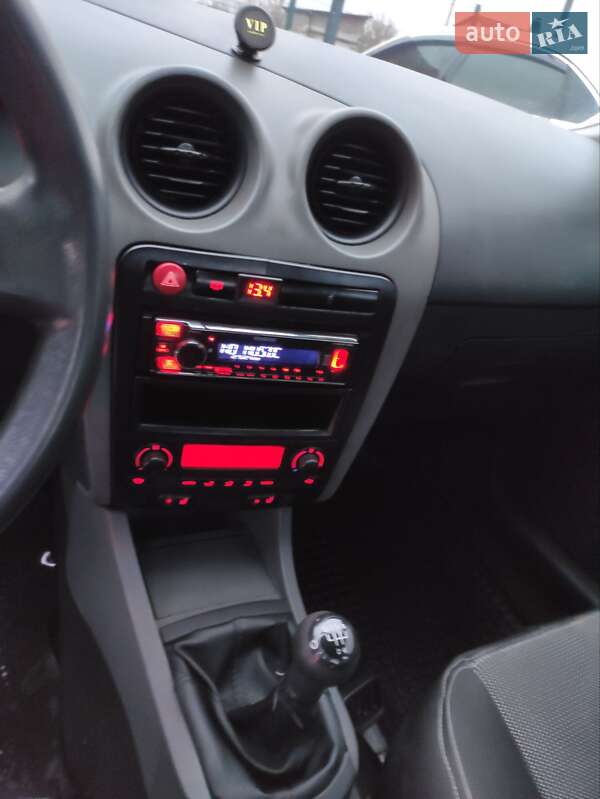 Седан SEAT Cordoba 2004 в Белой Церкви
