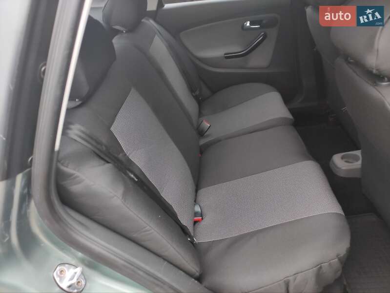 Седан SEAT Cordoba 2004 в Белой Церкви