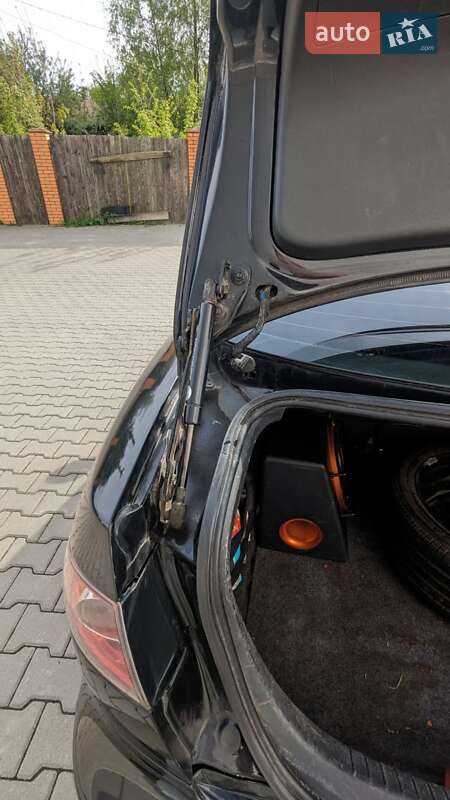 Седан SEAT Cordoba 2008 в Вишневом