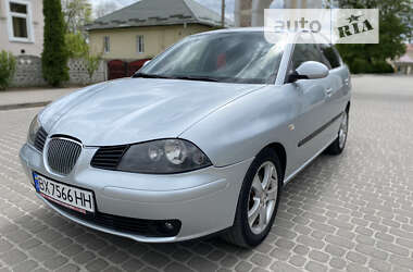 Седан SEAT Cordoba 2007 в Остроге