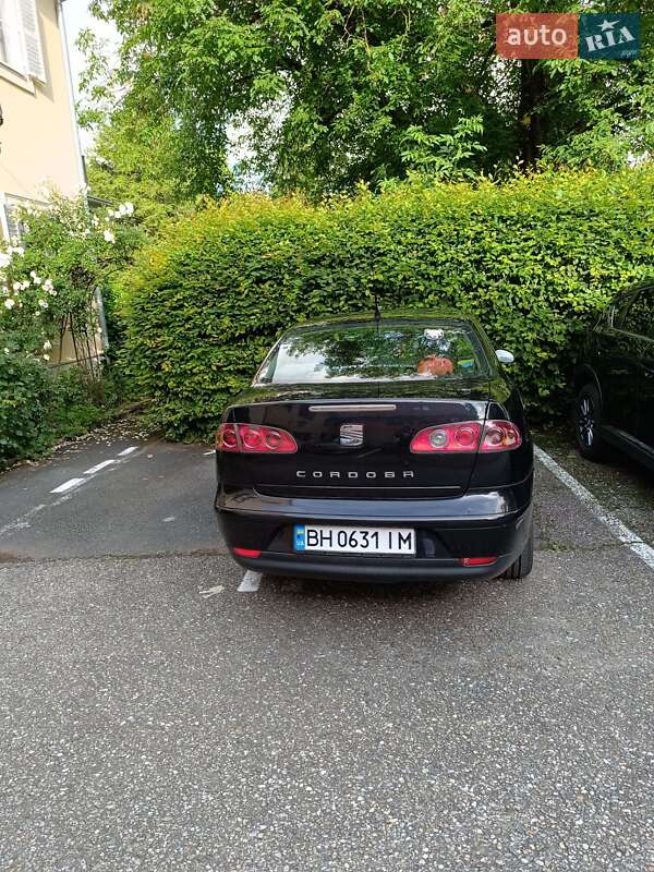 Седан SEAT Cordoba 2008 в Львове