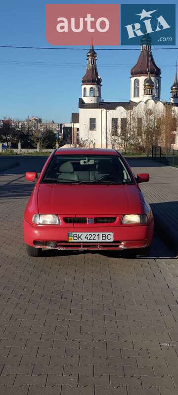 Седан SEAT Cordoba 1995 в Рівному