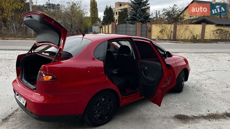 Седан SEAT Cordoba 2007 в Киеве
