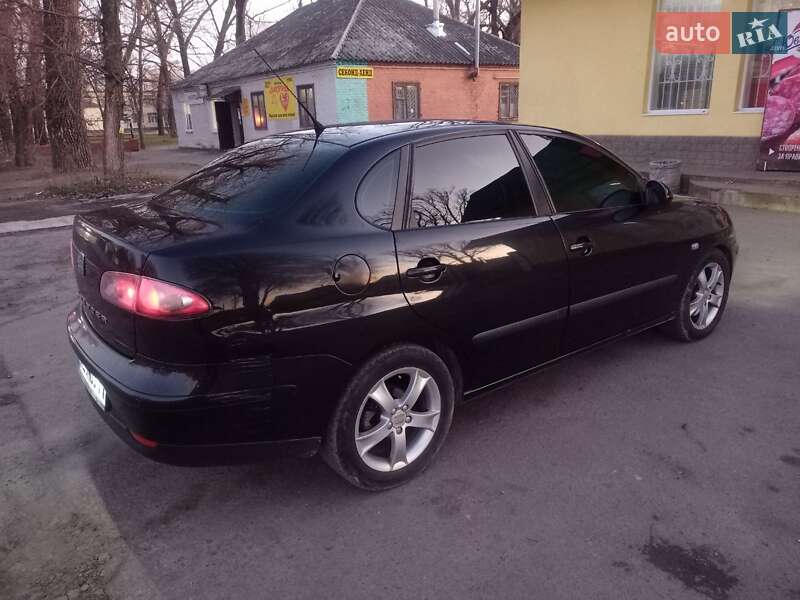 Седан SEAT Cordoba 2007 в Днепре
