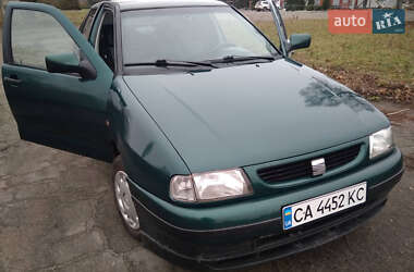 Седан SEAT Cordoba 1998 в Корсуне-Шевченковском