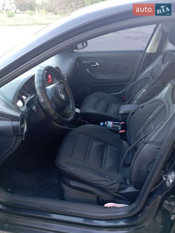 Седан SEAT Cordoba 2008 в Кропивницком