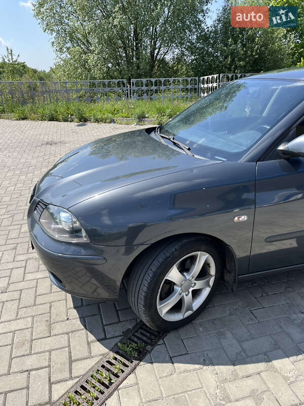Седан SEAT Cordoba 2008 в Семенівці